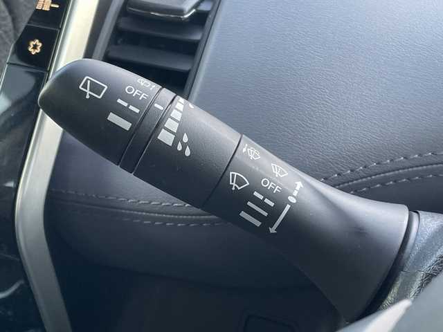 日産 セレナ e－パワー ハイウェイスター V 千葉県 2022(令4)年 3.1万km ブリリアントホワイトパール 2トーン 純正10インチナビ/(フルセグTV/BT/CD/DVD/FM/AM/Blu-ray)/全周囲カメラ/デジタルインナーミラー/ナビ連動ドライブレコーダー/純正フリップダウンモニター/プロパイロット/衝突被害軽減システム/車線逸脱警報/両側パワースライドドア/ハンズフリーオートスライドドア/横滑り防止装置/ETC/アイドリングストップ/LEDヘッドライト/フォグランプ/オートライト/ウィンカーミラー/電動格納ミラー/純正15インチAW/シートリフター/スマートキー/フロアマット/スペアキー/取扱説明書/保証書