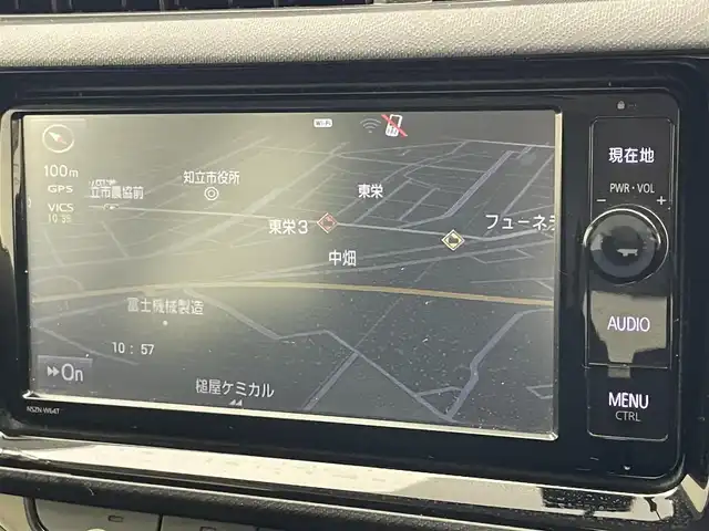 トヨタ アクア S 愛知県 2015(平27)年 3.3万km ライムホワイトパールクリスタルシャイン 純正ナビ　バックカメラ　プッシュスタート　禁煙　ＥＴＣ　オートライト　フォグランプ　電動格納ミラー　ドライブレコーダー　ステアリングスイッチ　純正フロアマット　ドアバイザー　スマートキー　スペアタイヤ