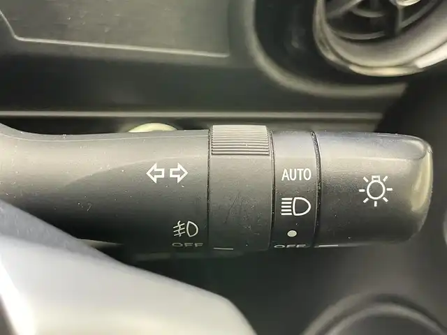 トヨタ アクア S 愛知県 2015(平27)年 3.3万km ライムホワイトパールクリスタルシャイン 純正ナビ　バックカメラ　プッシュスタート　禁煙　ＥＴＣ　オートライト　フォグランプ　電動格納ミラー　ドライブレコーダー　ステアリングスイッチ　純正フロアマット　ドアバイザー　スマートキー　スペアタイヤ