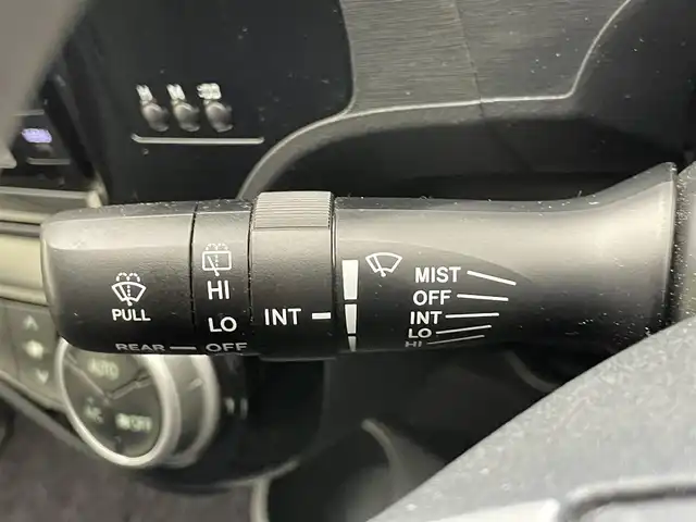 トヨタ アクア S 愛知県 2015(平27)年 3.3万km ライムホワイトパールクリスタルシャイン 純正ナビ　バックカメラ　プッシュスタート　禁煙　ＥＴＣ　オートライト　フォグランプ　電動格納ミラー　ドライブレコーダー　ステアリングスイッチ　純正フロアマット　ドアバイザー　スマートキー　スペアタイヤ