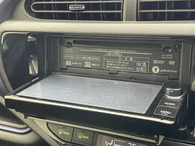 トヨタ アクア S 愛知県 2015(平27)年 3.3万km ライムホワイトパールクリスタルシャイン 純正ナビ　バックカメラ　プッシュスタート　禁煙　ＥＴＣ　オートライト　フォグランプ　電動格納ミラー　ドライブレコーダー　ステアリングスイッチ　純正フロアマット　ドアバイザー　スマートキー　スペアタイヤ