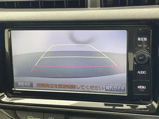 トヨタ アクア S 愛知県 2015(平27)年 3.3万km ライムホワイトパールクリスタルシャイン 純正ナビ　バックカメラ　プッシュスタート　禁煙　ＥＴＣ　オートライト　フォグランプ　電動格納ミラー　ドライブレコーダー　ステアリングスイッチ　純正フロアマット　ドアバイザー　スマートキー　スペアタイヤ