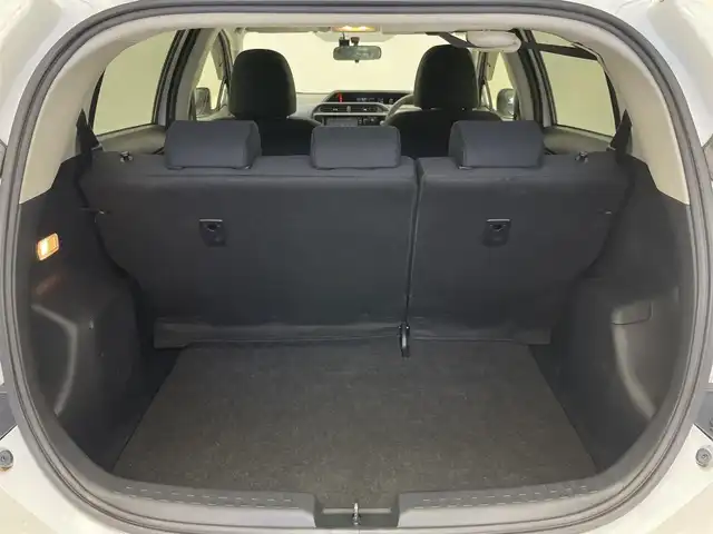 トヨタ アクア S 愛知県 2015(平27)年 3.3万km ライムホワイトパールクリスタルシャイン 純正ナビ　バックカメラ　プッシュスタート　禁煙　ＥＴＣ　オートライト　フォグランプ　電動格納ミラー　ドライブレコーダー　ステアリングスイッチ　純正フロアマット　ドアバイザー　スマートキー　スペアタイヤ