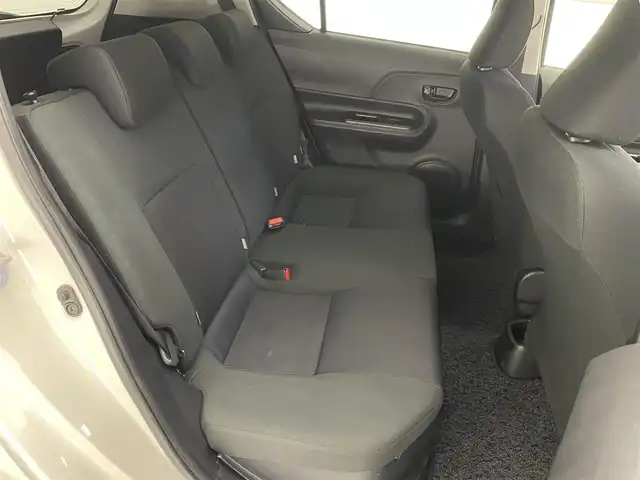 トヨタ アクア S 愛知県 2015(平27)年 3.3万km ライムホワイトパールクリスタルシャイン 純正ナビ　バックカメラ　プッシュスタート　禁煙　ＥＴＣ　オートライト　フォグランプ　電動格納ミラー　ドライブレコーダー　ステアリングスイッチ　純正フロアマット　ドアバイザー　スマートキー　スペアタイヤ