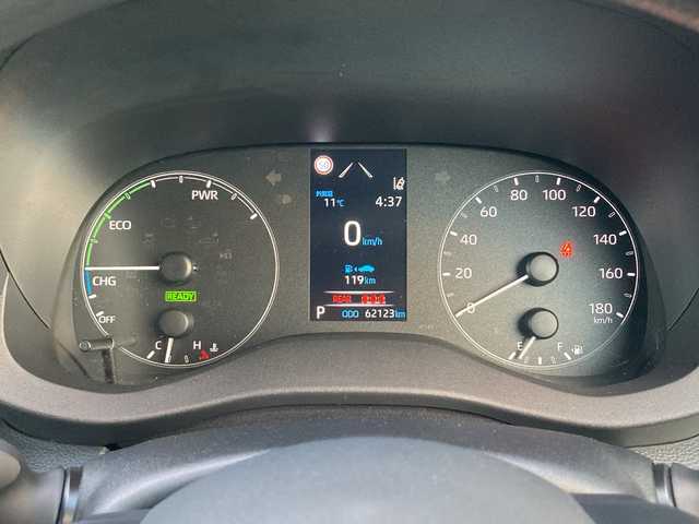 トヨタ ヤリス ハイブリッド X 愛媛県 2022(令4)年 6.3万km スーパーホワイトⅡ 純正ディスプレイオーディオ/・ナビキット/・Bluetooth/バックカメラ/トヨタセーフティセンス/追従クルーズコントロール/ステアリングスイッチ/ＬＥＤヘッドライト/オートライト/オートハイビーム/ＡＣ１００Ｖ/スマートキー/スペアキー/電格ミラー/取扱説明書/保証書