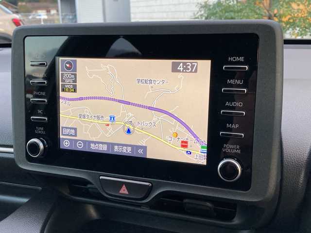 トヨタ ヤリス ハイブリッド X 愛媛県 2022(令4)年 6.3万km スーパーホワイトⅡ 純正ディスプレイオーディオ/・ナビキット/・Bluetooth/バックカメラ/トヨタセーフティセンス/追従クルーズコントロール/ステアリングスイッチ/ＬＥＤヘッドライト/オートライト/オートハイビーム/ＡＣ１００Ｖ/スマートキー/スペアキー/電格ミラー/取扱説明書/保証書