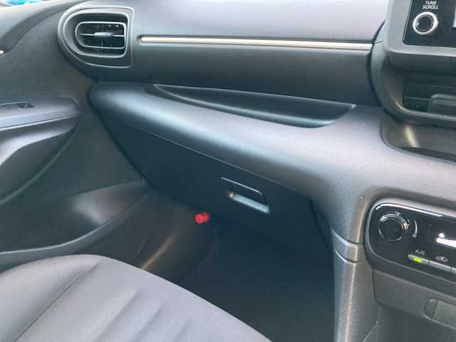 トヨタ ヤリス ハイブリッド X 愛媛県 2022(令4)年 6.3万km スーパーホワイトⅡ 純正ディスプレイオーディオ/・ナビキット/・Bluetooth/バックカメラ/トヨタセーフティセンス/追従クルーズコントロール/ステアリングスイッチ/ＬＥＤヘッドライト/オートライト/オートハイビーム/ＡＣ１００Ｖ/スマートキー/スペアキー/電格ミラー/取扱説明書/保証書