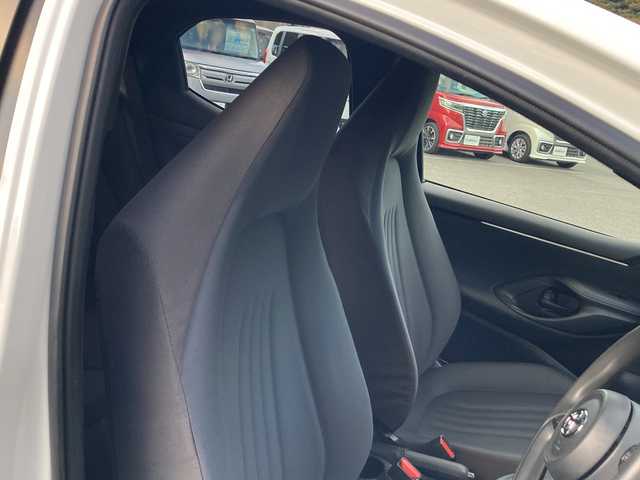 トヨタ ヤリス ハイブリッド X 愛媛県 2022(令4)年 6.3万km スーパーホワイトⅡ 純正ディスプレイオーディオ/・ナビキット/・Bluetooth/バックカメラ/トヨタセーフティセンス/追従クルーズコントロール/ステアリングスイッチ/ＬＥＤヘッドライト/オートライト/オートハイビーム/ＡＣ１００Ｖ/スマートキー/スペアキー/電格ミラー/取扱説明書/保証書