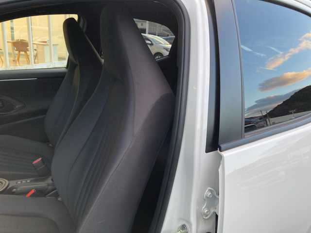 トヨタ ヤリス ハイブリッド X 愛媛県 2022(令4)年 6.3万km スーパーホワイトⅡ 純正ディスプレイオーディオ/・ナビキット/・Bluetooth/バックカメラ/トヨタセーフティセンス/追従クルーズコントロール/ステアリングスイッチ/ＬＥＤヘッドライト/オートライト/オートハイビーム/ＡＣ１００Ｖ/スマートキー/スペアキー/電格ミラー/取扱説明書/保証書