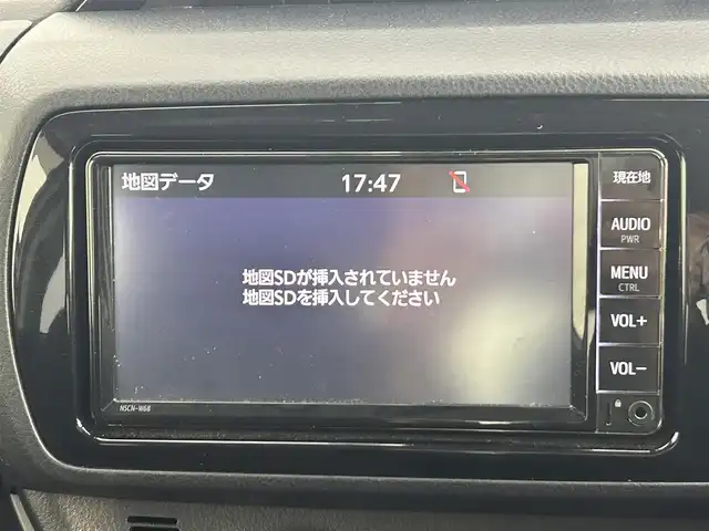 トヨタ ヴィッツ F 道北・旭川 2019(令1)年 2.6万km スーパーホワイトⅡ ・４WD/・寒冷地仕様/・純正SDナビ/・バックカメラ/・CD／Bluetooth/・純正ビルトインETC2.0/・純正ドライブレコーダー/・トヨタセーフティセンスC/・プリクラッシュセーフティ/・レーンディパーチャーアラート/・オートマチックハイビーム/・リモコンキー/・ドアバイザー/・純正フロアマット/・積込スタッドレスAW14インチ