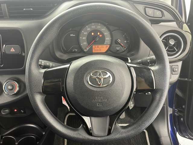 トヨタ ヴィッツ F セーフティーエディションⅡ 愛知県 2018(平30)年 6.6万km 紺 純正メモリーナビ/純正CD/ワンセグTV/ETC/スマートキー/プッシュスタート/電動ミラー/トヨタセーフティセンス/レーンキープ/純正夏タイヤ積み込み