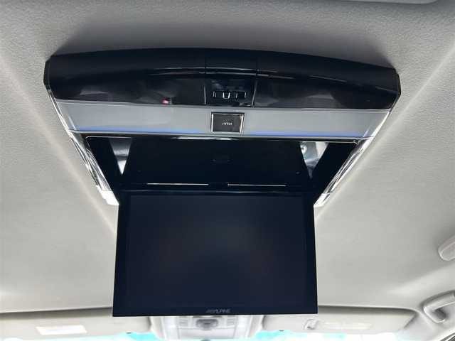 トヨタ ヴェルファイア 2．4Z 東京都 2012(平24)年 13.6万km ブラック Alpine8型ナビTV/CD/DVD/Bluetooth/フルセグTV/バックカメラ/Alpine製フリップダウンモニター/純正17インチアルミ/クルーズコントロール/ビルトインETC/2列目オットマン/純正キセノンオートライト/キャプテンシート/純正フォグ/フロアマット/両側電動スライドドア/クリアランスソナー/コーナーセンサー/カーテンエアバッグ/MTモード付AT/本革巻ハンドル/ウッド調パネル/ウインカードアミラー/Wオートエアコン（ナノイー）/スマートキー/プッシュエンジンスタート