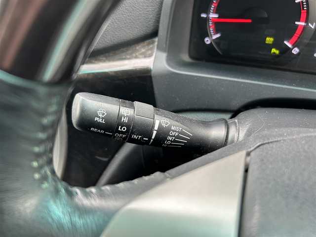 トヨタ ヴェルファイア 2．4Z 東京都 2012(平24)年 13.6万km ブラック Alpine8型ナビTV/CD/DVD/Bluetooth/フルセグTV/バックカメラ/Alpine製フリップダウンモニター/純正17インチアルミ/クルーズコントロール/ビルトインETC/2列目オットマン/純正キセノンオートライト/キャプテンシート/純正フォグ/フロアマット/両側電動スライドドア/クリアランスソナー/コーナーセンサー/カーテンエアバッグ/MTモード付AT/本革巻ハンドル/ウッド調パネル/ウインカードアミラー/Wオートエアコン（ナノイー）/スマートキー/プッシュエンジンスタート