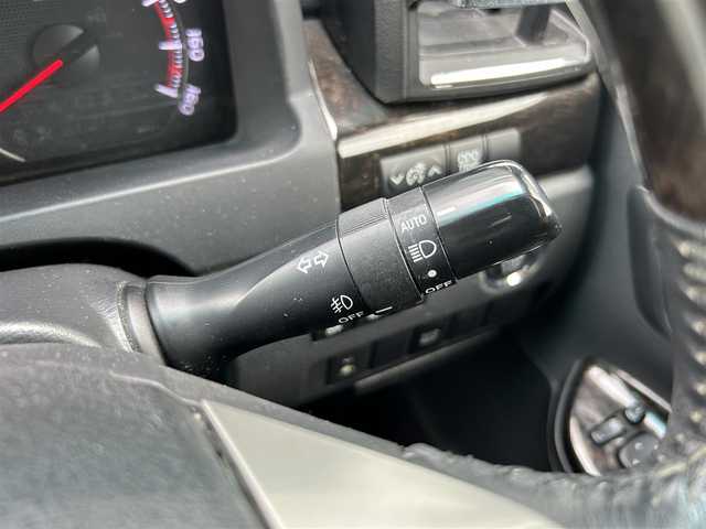 トヨタ ヴェルファイア 2．4Z 東京都 2012(平24)年 13.6万km ブラック Alpine8型ナビTV/CD/DVD/Bluetooth/フルセグTV/バックカメラ/Alpine製フリップダウンモニター/純正17インチアルミ/クルーズコントロール/ビルトインETC/2列目オットマン/純正キセノンオートライト/キャプテンシート/純正フォグ/フロアマット/両側電動スライドドア/クリアランスソナー/コーナーセンサー/カーテンエアバッグ/MTモード付AT/本革巻ハンドル/ウッド調パネル/ウインカードアミラー/Wオートエアコン（ナノイー）/スマートキー/プッシュエンジンスタート