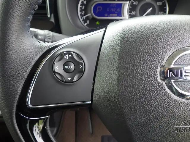 日産 デイズ ルークス HWS X Vセレクション 千葉県 2018(平30)年 2万km ホワイトパール エマージェンシーブレーキ/両側パワースライドドア/純正メモリーナビ/地デジTV/【DVD/CD再生機能　Bluetooth接続】/アラウンドビューモニター/ハーフレザーシート/ドライブレコーダー（前後撮影）/ETC/フォグライト/ウインカーミラー/コーナーセンサー/純正15インチアルミホイル/インテリジェントキー