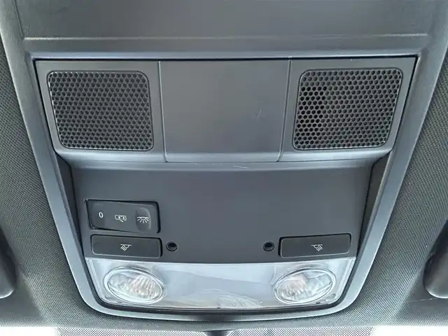 フォルクスワーゲン ザ・ビートル デザイン 愛媛県 2018(平30)年 5.3万km ストーンウォッシュドブルー ナビ/ＬＥＤライト/フォグランプ/ＭＴモード/純正１７インチＡＷ/純正フロアマット/横滑り防止装置/ＡＢＳ/ワンセグＴＶ/Ｂｌｕｅｔｏｏｔｈ/ＵＳＢ入力端子/Ｗエアバッグ/スマートキー/パワーウインドウ/パワーステアリング