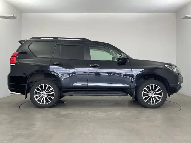トヨタ ランドクルーザー プラド TX Lパッケージ 新潟県 2020(令2)年 7.2万km ブラック 純正メモリナビ（Bluetooth・USB・AM・FM）/サンルーフ　/ルーフレール　/アラウンドビューモニター　/レザーシート　/純正ビルトインETC2.0　/ワンオーナー/衝突被害軽減システム/前席パワーシート/前席シートヒーター/前席エアシート　/リアエアロパーツ　/追従クルーズコントロール/前後コーナーセンサー/レーンキープアシスト/パーキングアシスト/前後ドライブレコーダー/LEDオートライト　/オートマチックハイビーム/ヘッドライトウォッシャー/ブラインドスポットモニター/MTモード付AT/ステアリングスイッチ/スマートキー/純正フロアマット/純正１９インチアルミホイール