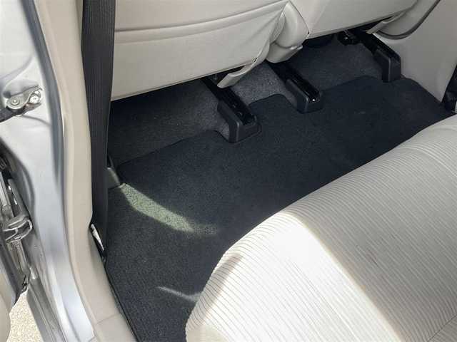 三菱 ｅＫワゴン G 滋賀県 2014(平26)年 10.9万km クールシルバーメタリック 純正14インチアルミホイール/ケンウッドナビゲーション（MDV-D406BTW）/・ワンセグTV/・CD/DVD/・Bluetooth/バックカメラ/プッシュスタート/アイドリングストップ/コーナーポール（手動伸縮式）/スペアキー