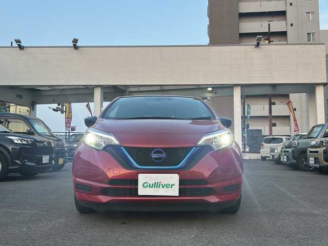 日産 ノート e－パワー X Bアロー 宮崎県 2017(平29)年 6.6万km ガーネットレッド/スーパーブラック 2トーン SDナビ/Bluetooth/CD/DVDチェンジャー/アラウンドビューモニター/フルセグTV/ETC/コーナーセンサー（前後）/LEDライト/レーダークルーズコントロール/レーンアシスト