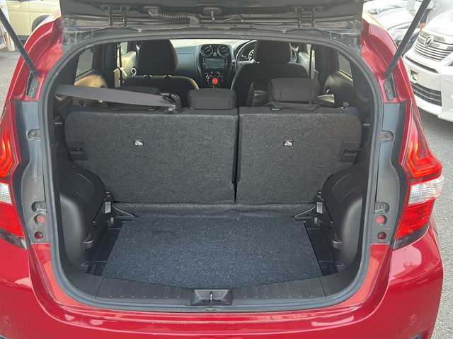 日産 ノート e－パワー X Bアロー 宮崎県 2017(平29)年 6.6万km ガーネットレッド/スーパーブラック 2トーン SDナビ/Bluetooth/CD/DVDチェンジャー/アラウンドビューモニター/フルセグTV/ETC/コーナーセンサー（前後）/LEDライト/レーダークルーズコントロール/レーンアシスト