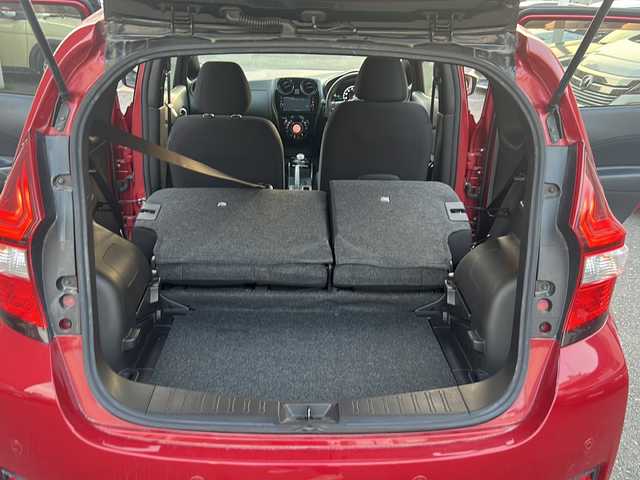 日産 ノート e－パワー X Bアロー 宮崎県 2017(平29)年 6.6万km ガーネットレッド/スーパーブラック 2トーン SDナビ/Bluetooth/CD/DVDチェンジャー/アラウンドビューモニター/フルセグTV/ETC/コーナーセンサー（前後）/LEDライト/レーダークルーズコントロール/レーンアシスト