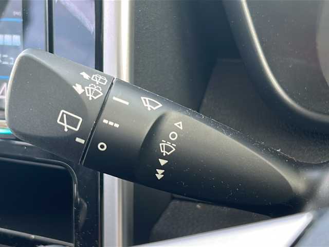トヨタ ルーミー カスタムG 福岡県 2020(令2)年 3.3万km レーザーブルークリスタルシャイン ・ワンオーナー/・9インチナビ（BLUETOOTH/フルセグ/BC/CD/DVD）/・両側パワースライドドア/・ドライブレコーダー/・クルーズコントロール/・横滑り防止装置/・衝突軽減システム/・クリアランスソナー/・DN席シートヒーター/・ウォークスルー/・純正14インチAW/・LEDヘッドライト/・オートライト/・オートマチックハイビーム/・ETC/・純正フロアマット/・ドアバイザー/・スペアキー/・保証書/・取扱説明書
