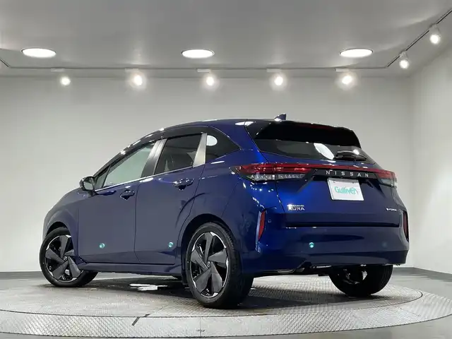 日産 オーラ G レザーエディション 愛知県 2023(令5)年 0.6万km オーロラフレアブルーパール 純正９インチナビ/（AM/FM/フルセグTV/USB/Bluetooth/AppleCarPlay/AudroidAuto/HDMI）/ＢＯＳＥサウンド　/プロパイロット　/アラウンドビューモニター　/ＥＴＣ２．０　/ＬＥＤヘッドライト　/純正ドライブレコーダー　/ブラインドスポットモニター/インテリジェントルームミラー　/ワイヤレス充電　/コーナーセンサー/SOSコール/プッシュスタート/スマートキー/純正フロアマット/純正アルミホイール