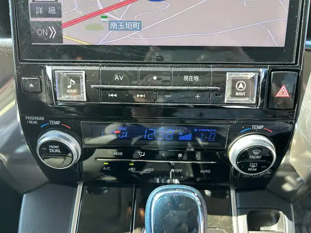 トヨタ ヴェルファイア Z 三重県 2017(平29)年 12.3万km ホワイトパールクリスタルシャイン 登録時123035km/・社外ナビ(アルパイン)/ＦＭ／ＡＭ／ＣＤ／ＤＶＤ／Ｂｌｕｅｔｏｏｔｈ／フルセグＴＶ/バックカメラ/ドライブレコーダー/フリップダウンモニター/両側パワースライドドア/レーダークルーズコントロール/禁煙車/ＷＡＣ/コーナーセンサー/3列シート/HOLD/パーキングアシスト/電動パーキングブレーキ/ALLPW/プッシュスタート/電格ミラー/ハンズフリー/エコモード/フォグランプ