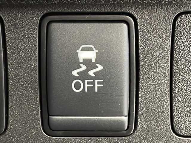 日産 ノート e－パワー X 千葉県 2019(令1)年 2.5万km ブリリアントシルバー 電動ウィンカーミラー/純正バイザー/純正マット/プッシュスタート/ＥＴＣ/純正ナビ（ＴＶ／ＣＤ／ＢＴ／ｉｐｏｄ）/バックカメラ/レーンキープアシスト/衝突軽減/ＬＥＤライト