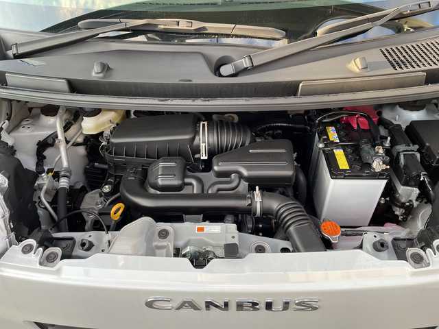 ダイハツ ムーヴ キャンバス ストライプス G 福岡県 2023(令5)年 0.1千km シャイニングホワイトパール/スムーズグレーマイカメタリック 登録時走行距離９km/シートヒーター（運転席・助手席）/両側パワースライドドア/コーナーセンサー/衝突被害軽減システム/横滑り防止装置/車線逸脱防止支援システム/ヒルスタートアシスト/カーテンエアバック/ベンチシート/エンジンスタートボタン/アイドリングストップ/スマートキー/スペアキー1本/キーレスエントリー/純正LEDヘッドライト/オートライト/説明書/保証書