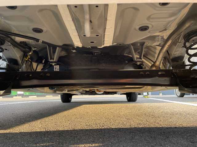 ダイハツ ムーヴ キャンバス ストライプス G 福岡県 2023(令5)年 0.1千km シャイニングホワイトパール/スムーズグレーマイカメタリック 登録時走行距離９km/シートヒーター（運転席・助手席）/両側パワースライドドア/コーナーセンサー/衝突被害軽減システム/横滑り防止装置/車線逸脱防止支援システム/ヒルスタートアシスト/カーテンエアバック/ベンチシート/エンジンスタートボタン/アイドリングストップ/スマートキー/スペアキー1本/キーレスエントリー/純正LEDヘッドライト/オートライト/説明書/保証書