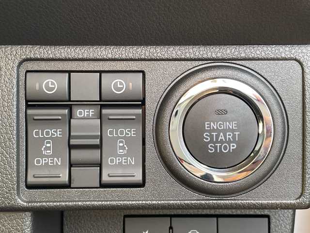 ダイハツ ムーヴ キャンバス ストライプス G 福岡県 2023(令5)年 0.1千km シャイニングホワイトパール/スムーズグレーマイカメタリック 登録時走行距離９km/シートヒーター（運転席・助手席）/両側パワースライドドア/コーナーセンサー/衝突被害軽減システム/横滑り防止装置/車線逸脱防止支援システム/ヒルスタートアシスト/カーテンエアバック/ベンチシート/エンジンスタートボタン/アイドリングストップ/スマートキー/スペアキー1本/キーレスエントリー/純正LEDヘッドライト/オートライト/説明書/保証書