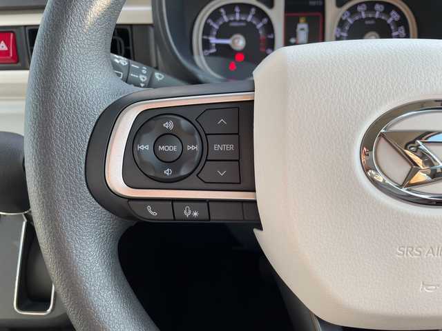 ダイハツ ムーヴ キャンバス ストライプス G 福岡県 2023(令5)年 0.1千km シャイニングホワイトパール/スムーズグレーマイカメタリック 登録時走行距離９km/シートヒーター（運転席・助手席）/両側パワースライドドア/コーナーセンサー/衝突被害軽減システム/横滑り防止装置/車線逸脱防止支援システム/ヒルスタートアシスト/カーテンエアバック/ベンチシート/エンジンスタートボタン/アイドリングストップ/スマートキー/スペアキー1本/キーレスエントリー/純正LEDヘッドライト/オートライト/説明書/保証書