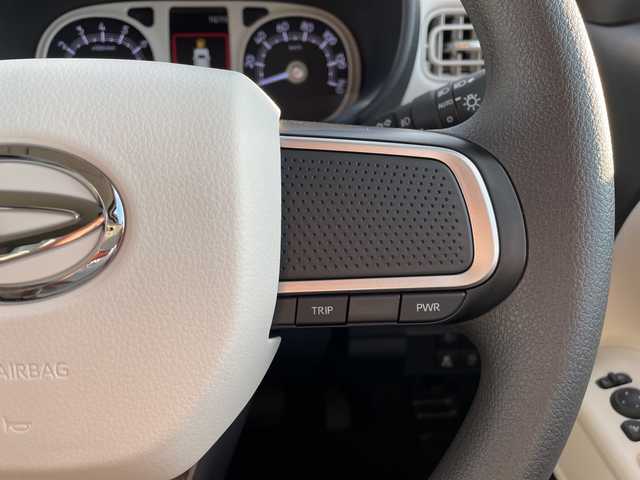 ダイハツ ムーヴ キャンバス ストライプス G 福岡県 2023(令5)年 0.1千km シャイニングホワイトパール/スムーズグレーマイカメタリック 登録時走行距離９km/シートヒーター（運転席・助手席）/両側パワースライドドア/コーナーセンサー/衝突被害軽減システム/横滑り防止装置/車線逸脱防止支援システム/ヒルスタートアシスト/カーテンエアバック/ベンチシート/エンジンスタートボタン/アイドリングストップ/スマートキー/スペアキー1本/キーレスエントリー/純正LEDヘッドライト/オートライト/説明書/保証書