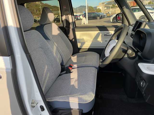 ダイハツ ムーヴ キャンバス ストライプス G 福岡県 2023(令5)年 0.1千km シャイニングホワイトパール/スムーズグレーマイカメタリック 登録時走行距離９km/シートヒーター（運転席・助手席）/両側パワースライドドア/コーナーセンサー/衝突被害軽減システム/横滑り防止装置/車線逸脱防止支援システム/ヒルスタートアシスト/カーテンエアバック/ベンチシート/エンジンスタートボタン/アイドリングストップ/スマートキー/スペアキー1本/キーレスエントリー/純正LEDヘッドライト/オートライト/説明書/保証書