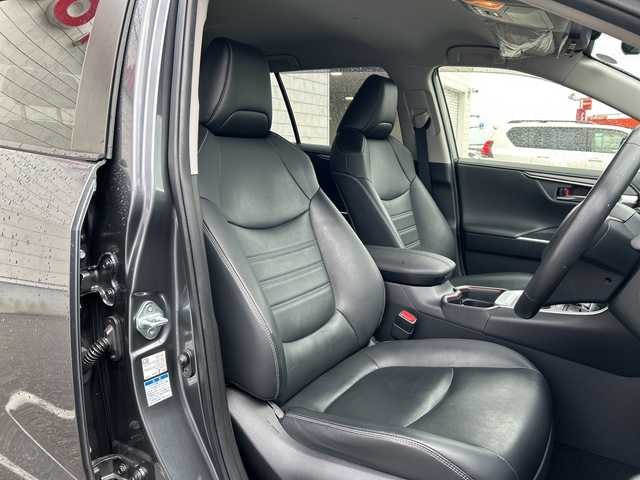 トヨタ ＲＡＶ４ G Zパッケージ 富山県 2020(令2)年 5.5万km グレーメタリック 純正９型ディスプレイオーディオ/フルセグＴＶ／ナビ/デジタルインナーミラー/全方位カメラ/バックカメラ/レーダークルーズコントロール/プリクラッシュセーフティ/合皮シート/シートヒーター/ステアリングヒーター/ＬＥＤライト/フォグランプ/ダウンヒルアシストコントロール/純正AW19インチ/運転席パワーシート/ブレーキホールド/電動パーキング/保証書有り