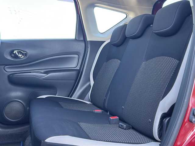 日産 ノート e－パワー X 岐阜県 2020(令2)年 2.4万km ガーネットレッド 社外ナビ/ETC/LEDライト/フルセグテレビ/純正フロアマット/純正アルミホイール/コーナーセンサー前後/レーンキープアシスト/バックカメラ/スマートキー/スペアキー1本/ドアバイザー/オートライト/プッシュスタート/パワーステアリング/パワーウィンドウ/プラグインハイブリッド/パーキングアシスト/アイドリングストップ/エアコンAAC/フルフラットシート/純正フロアマット/ABS/横滑り防止装置/LEDヘッドライト/エアバッグW/衝突被害軽減システム