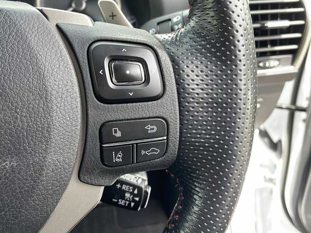 レクサス ＮＸ 300h Fスポーツ 山口県 2017(平29)年 2.7万km ホワイトノーヴァガラスフレーク ワンオーナー/メーカーオプションナビ/(CD/DVD/USB/Bluetooth/フルセグTV)/バックカメラ/ビルトインETC2.0/純正エアロ/衝突軽減ブレーキ/レーンキープアシスト/コーナーセンサー/レーダークルーズコントロール/パワーバックドア/オートライト/オートハイビーム/三眼LEDヘッドランプ/フォグランプ/シーケンシャルウィンカー/ステアリングスイッチ/パドルシフト/プッシュスタート/スマートキー×２/カードキー×１/レザーシート/パワーシート/シートヒーター/エアシート/ハンドルヒーター/純正フロアマット/社外アルミホイール/取扱説明書/保証書