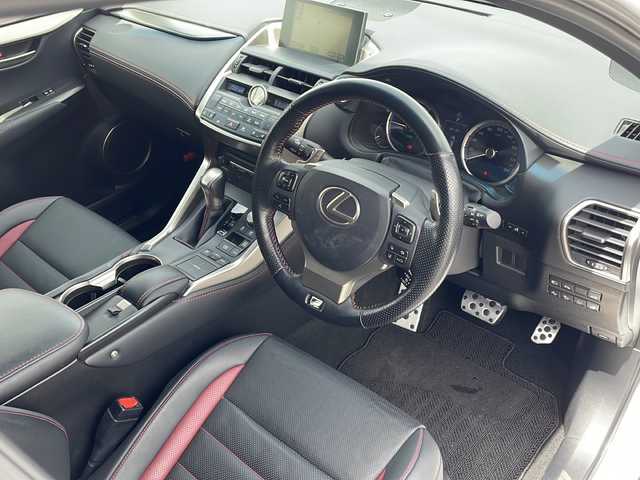 レクサス ＮＸ 300h Fスポーツ 山口県 2017(平29)年 2.7万km ホワイトノーヴァガラスフレーク ワンオーナー/メーカーオプションナビ/(CD/DVD/USB/Bluetooth/フルセグTV)/バックカメラ/ビルトインETC2.0/純正エアロ/衝突軽減ブレーキ/レーンキープアシスト/コーナーセンサー/レーダークルーズコントロール/パワーバックドア/オートライト/オートハイビーム/三眼LEDヘッドランプ/フォグランプ/シーケンシャルウィンカー/ステアリングスイッチ/パドルシフト/プッシュスタート/スマートキー×２/カードキー×１/レザーシート/パワーシート/シートヒーター/エアシート/ハンドルヒーター/純正フロアマット/社外アルミホイール/取扱説明書/保証書
