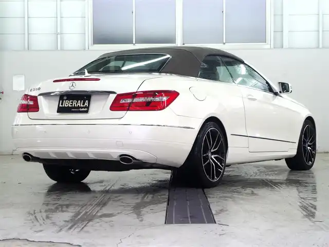 メルセデス・ベンツ Ｅ３５０ カブリオレ 兵庫県 2010(平22)年 4.8万km ダイヤモンドホワイト 左ハンドル/純正ナビ/バックカメラ/本革シート/シートヒーター/ベンチレーター/エアスカーフ/クルーズコントロール/フルセグTV/レーダー/パワーシート/オートエアコン/オートライト/ETC/スマートキー
