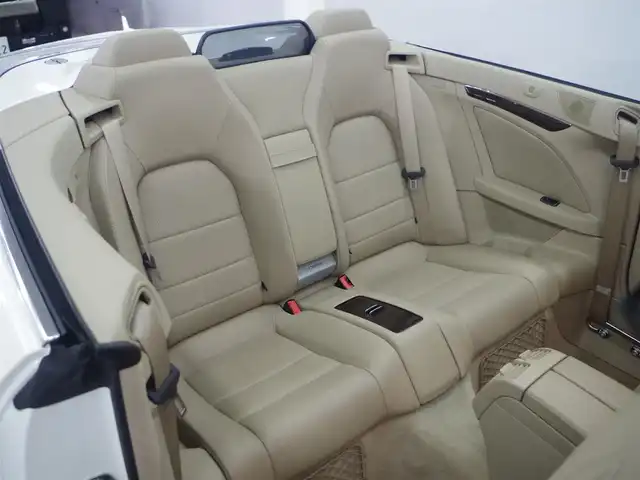 メルセデス・ベンツ Ｅ３５０ カブリオレ 兵庫県 2010(平22)年 4.8万km ダイヤモンドホワイト 左ハンドル/純正ナビ/バックカメラ/本革シート/シートヒーター/ベンチレーター/エアスカーフ/クルーズコントロール/フルセグTV/レーダー/パワーシート/オートエアコン/オートライト/ETC/スマートキー