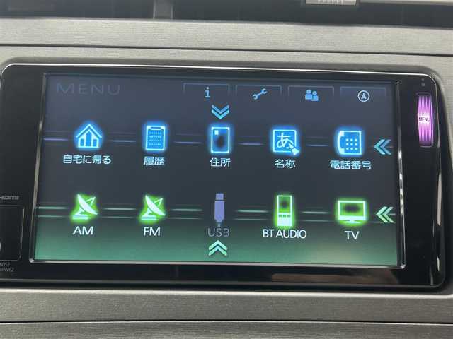 トヨタ プリウス S 埼玉県 2013(平25)年 6.1万km ホワイトパールクリスタルシャイン 純正ナビ　ＮＳＬＮ－Ｗ６２　フルセグ　ＢＴ　ＳＤ　バックカメラ　リバース連動ミラー　ビルトインＥＴＣ　純正フロアマット　純正ドアバイザー　電動格納ミラー　横滑り防止機能　オートライト　スマートキー
