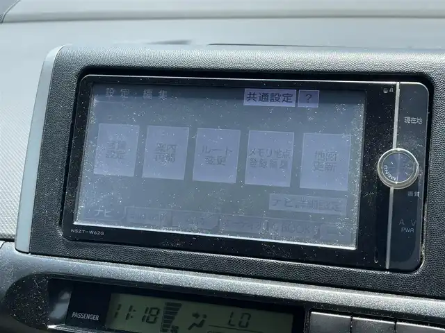 トヨタ ウィッシュ 1．8X 滋賀県 2012(平24)年 10.9万km ホワイトパールクリスタルシャイン 純正SDナビ/【フルセグTV、CD・DVD再生可能、Bluetooth】/バックカメラ/横滑り防止装置/ETC/社外15インチAW/リモコンキー/純正フロアマット/スペアキー/取扱説明書/保証書