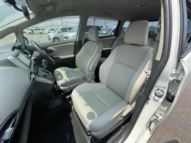 トヨタ ウィッシュ 1．8X 滋賀県 2012(平24)年 10.9万km ホワイトパールクリスタルシャイン 純正SDナビ/【フルセグTV、CD・DVD再生可能、Bluetooth】/バックカメラ/横滑り防止装置/ETC/社外15インチAW/リモコンキー/純正フロアマット/スペアキー/取扱説明書/保証書