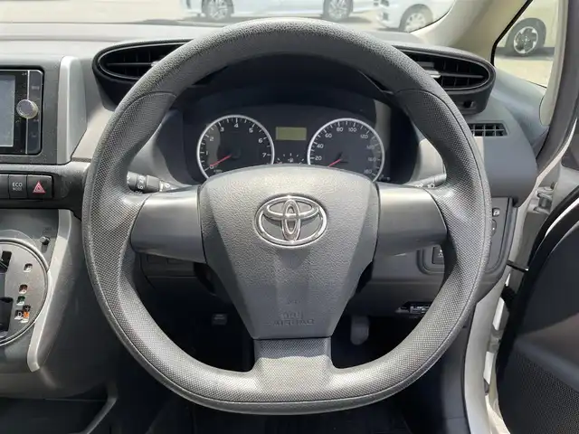 トヨタ ウィッシュ 1．8X 滋賀県 2012(平24)年 10.9万km ホワイトパールクリスタルシャイン 純正SDナビ/【フルセグTV、CD・DVD再生可能、Bluetooth】/バックカメラ/横滑り防止装置/ETC/社外15インチAW/リモコンキー/純正フロアマット/スペアキー/取扱説明書/保証書