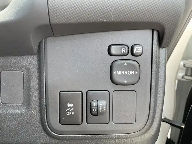 トヨタ ウィッシュ 1．8X 滋賀県 2012(平24)年 10.9万km ホワイトパールクリスタルシャイン 純正SDナビ/【フルセグTV、CD・DVD再生可能、Bluetooth】/バックカメラ/横滑り防止装置/ETC/社外15インチAW/リモコンキー/純正フロアマット/スペアキー/取扱説明書/保証書
