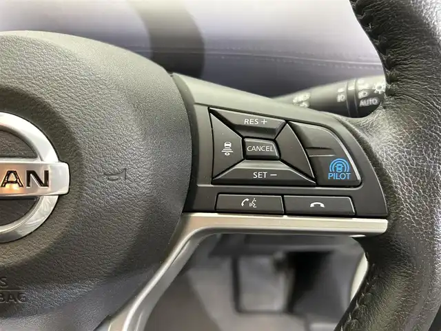 日産 セレナ e－パワー ハイウェイスター V 愛媛県 2020(令2)年 2.9万km ブリリアントホワイトパール 2トーン ・プロパイロット/・エマージェンシーブレーキ /・純正ナビゲーション/・Bluetooth/フルセグテレビ/DVD/・アラウンドビューモニター/・フリップダウンモニター/・両側パワースライドドア/・ドライブレコーダー/・ETC/・LEDヘッドライト/・カプロンハーフシート