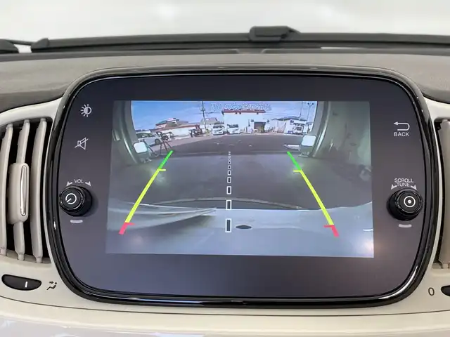 フィアット フィアット ５００Ｃ ツインエア ドルチェヴィータ 栃木県 2023(令5)年 2.5万km 白 ワンオーナー/純正ディスプレイオーディオ/（Bluetooth・USB）/サンルーフ/バックカメラ/前方ドライブレコーダー/専用革調シートカバー/スカッフプレート/MTモード付AT/純正アルミホイール/純正フロアマット/LEDヘッドライト/フォグランプ/禁煙車/リモコンキー/取扱説明書/保証書