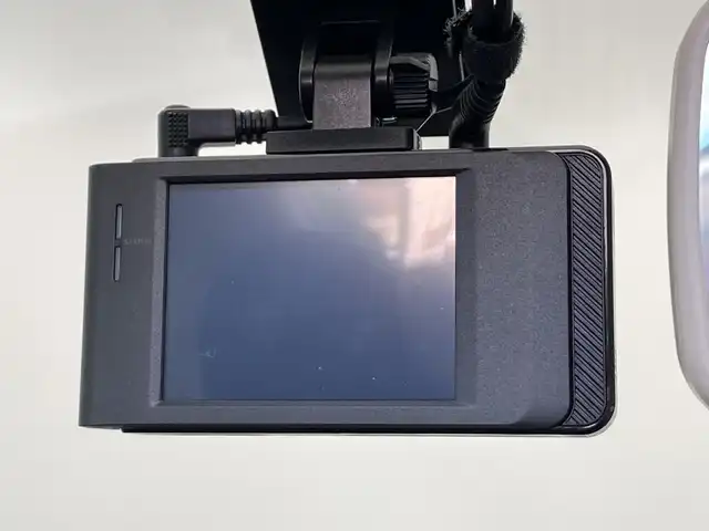 フィアット フィアット ５００Ｃ ツインエア ドルチェヴィータ 栃木県 2023(令5)年 2.5万km 白 ワンオーナー/純正ディスプレイオーディオ/（Bluetooth・USB）/サンルーフ/バックカメラ/前方ドライブレコーダー/専用革調シートカバー/スカッフプレート/MTモード付AT/純正アルミホイール/純正フロアマット/LEDヘッドライト/フォグランプ/禁煙車/リモコンキー/取扱説明書/保証書
