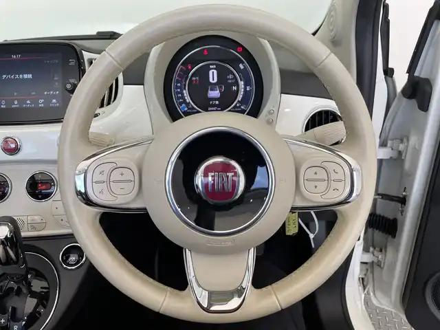 フィアット フィアット ５００Ｃ ツインエア ドルチェヴィータ 栃木県 2023(令5)年 2.5万km 白 ワンオーナー/純正ディスプレイオーディオ/（Bluetooth・USB）/サンルーフ/バックカメラ/前方ドライブレコーダー/専用革調シートカバー/スカッフプレート/MTモード付AT/純正アルミホイール/純正フロアマット/LEDヘッドライト/フォグランプ/禁煙車/リモコンキー/取扱説明書/保証書